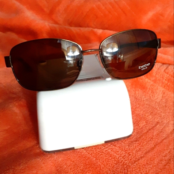 NWT BEBE 100% UV Blocking Sunglasses - Picture 1 of 9